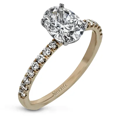 Oval-cut Engagement Ring & Matching Wedding Band in 18k Gold with Diamonds