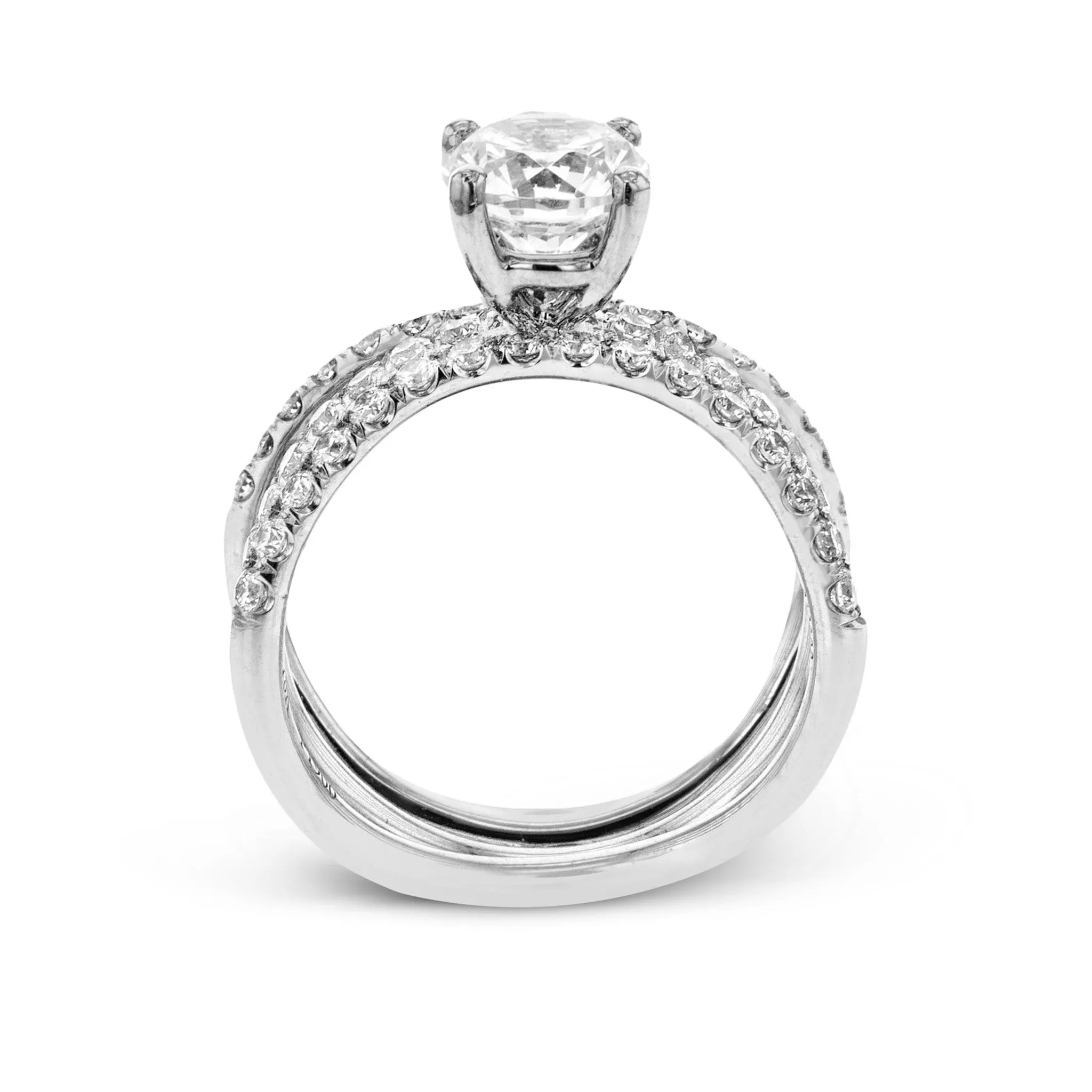 Oval-cut Engagement Ring & Matching Wedding Band in 18k Gold with Diamonds